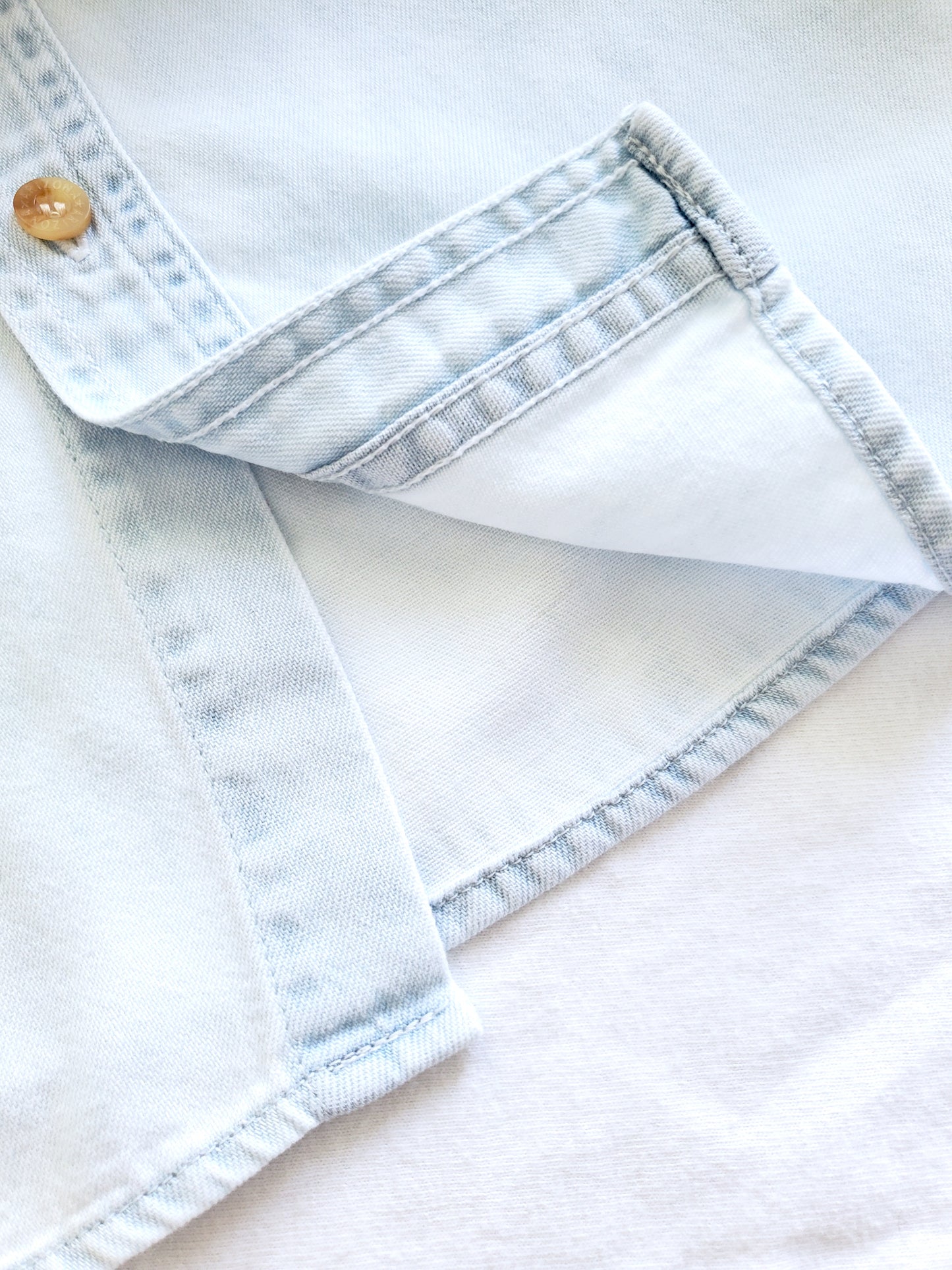 Arizona Jean Co. lightwash denim shirt (1990s)