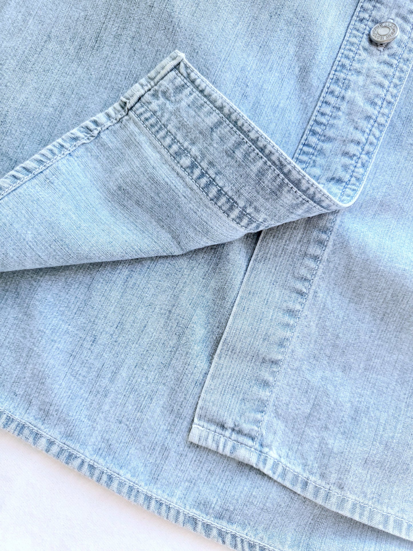 DKNY JEANS double-pocket denim shirt (1990s)