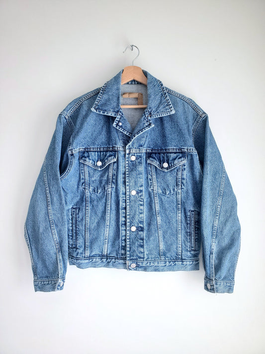 GAP classic stonewash denim trucker (1990s)