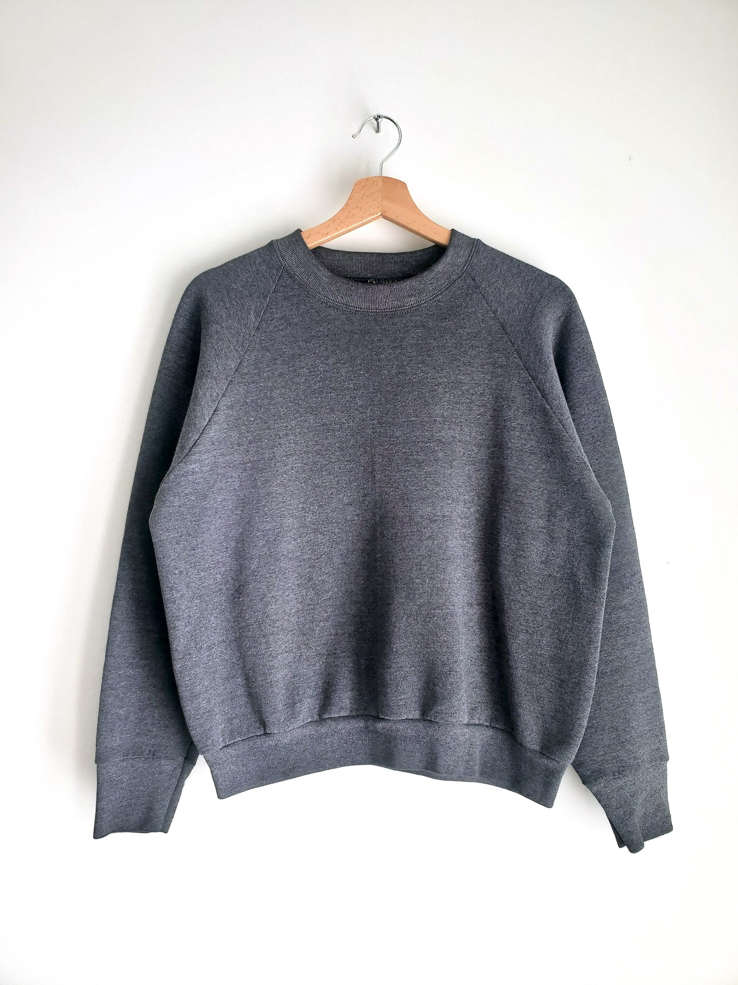 Fruit of the Loom raglan sweatshirt (1990s)