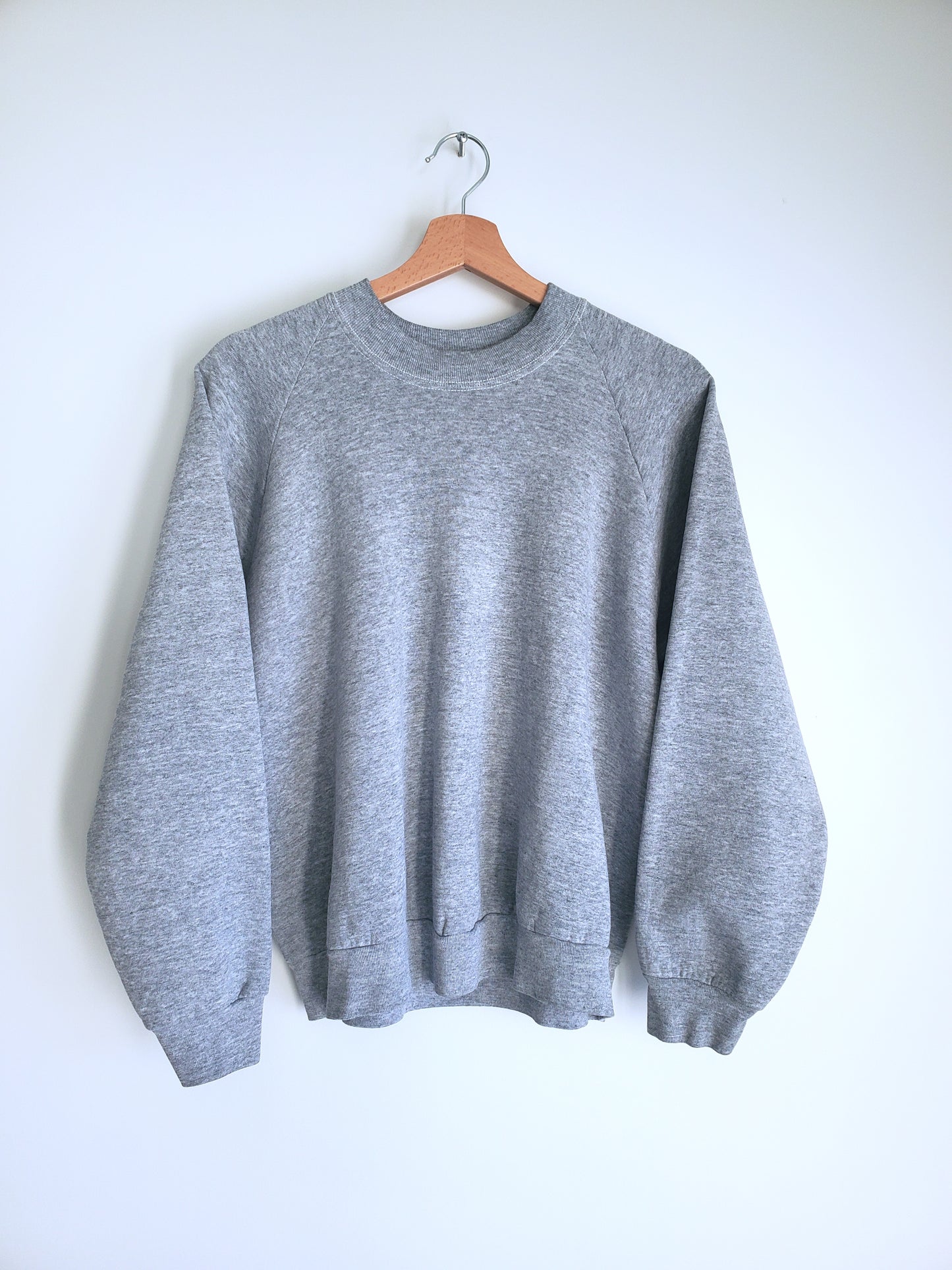 Fruit of the Loom raglan sweatshirt (early 1990s)
