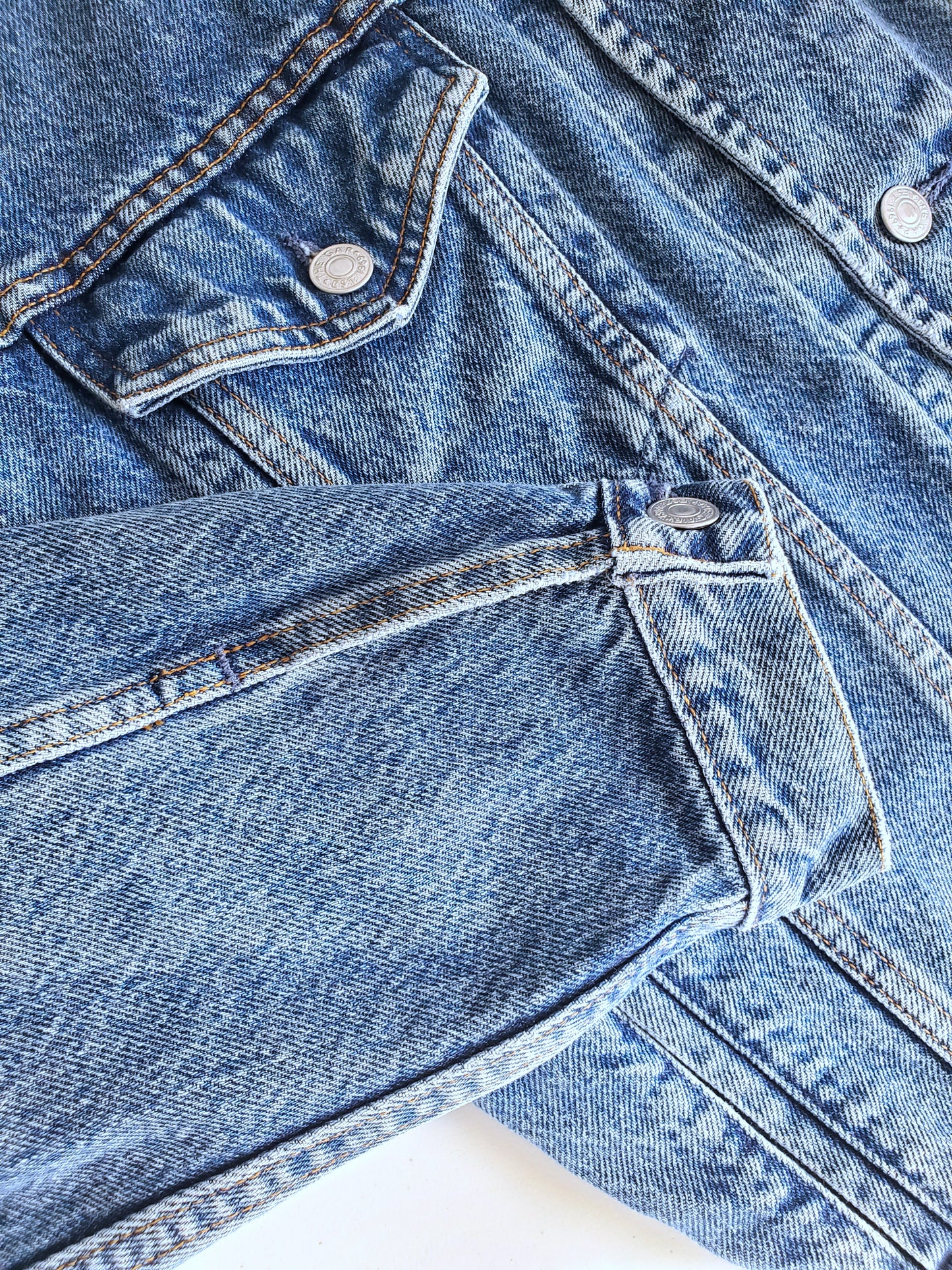 GAP classic stonewash denim trucker (1990s)