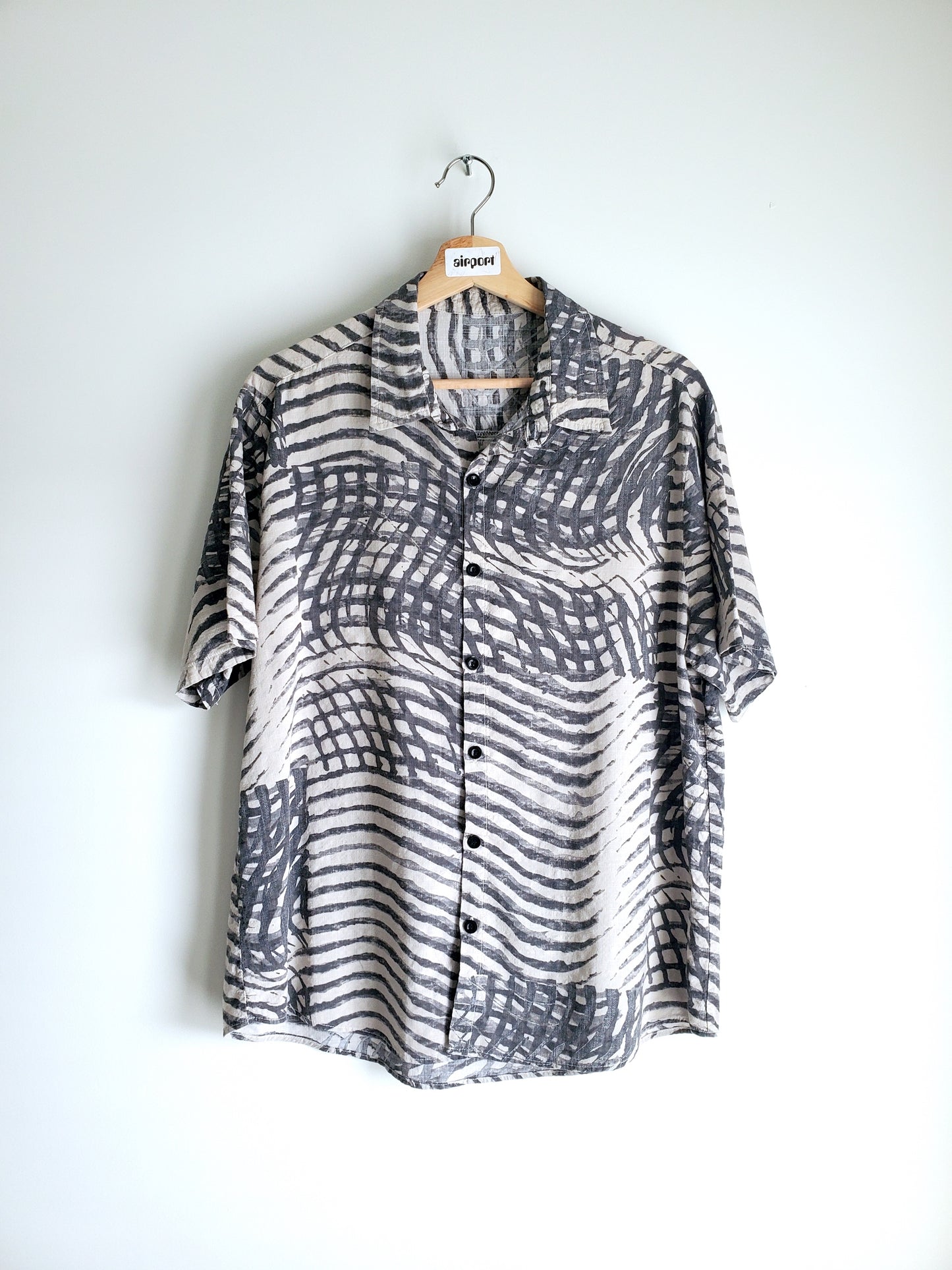 abstract grid print short sleeve shirt